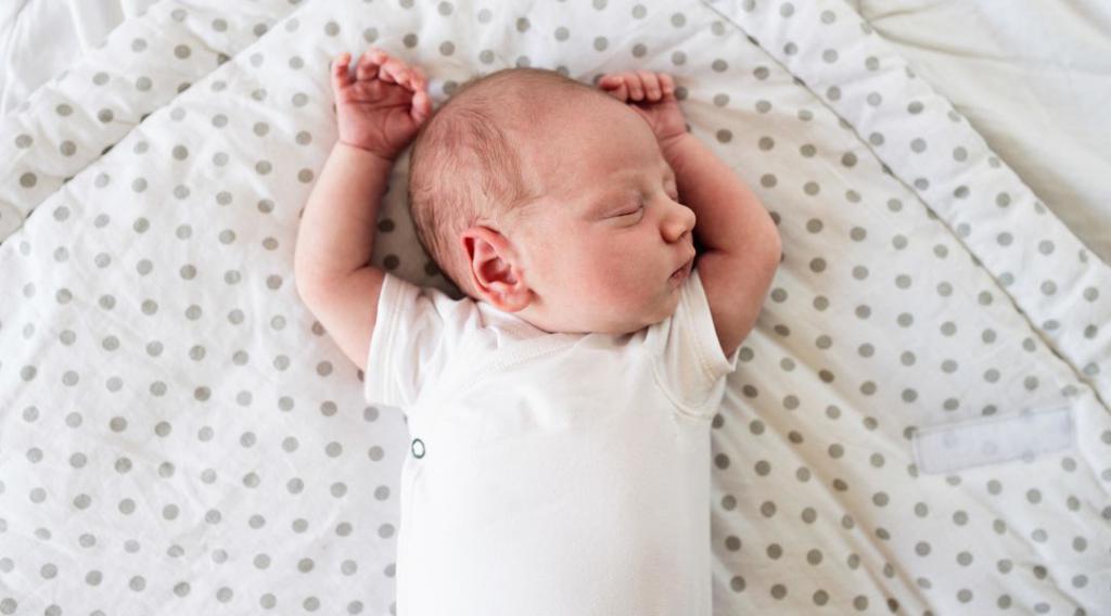 Сколько спит новорожденный ребенок