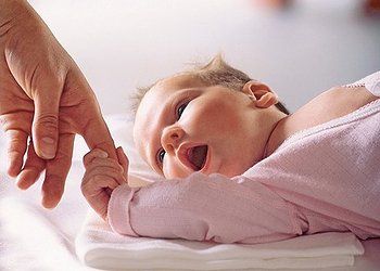 Причины гипертонуса мышц у новорожденных детей