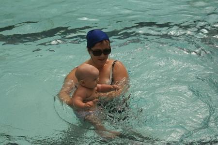 Упражнения по плаванию новорожденных