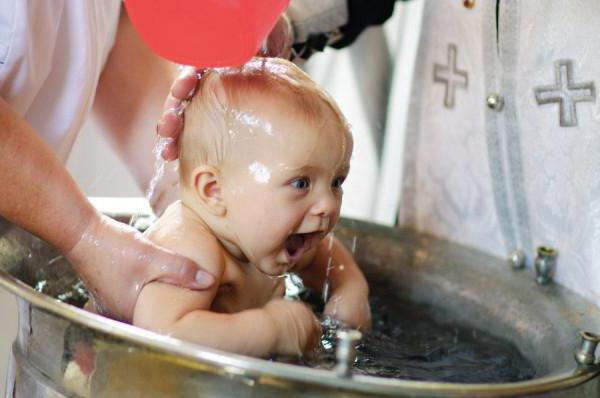 в какие дни можно крестить ребенка детей